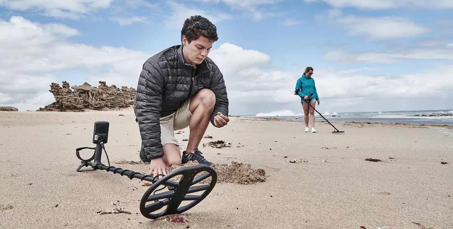 Minelab Equinox 600 Metal Detector