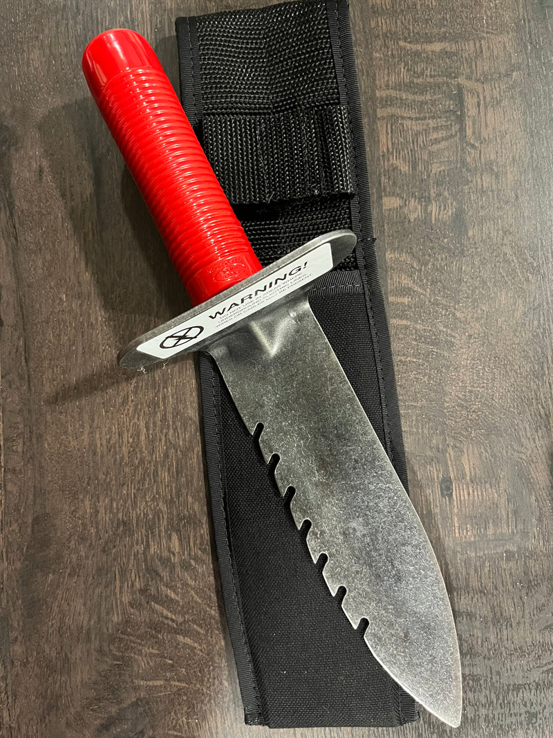 Load image into Gallery viewer, Lesche Digging Tool with Right Serrated Blade and No Slip Handle - 12&quot; Overall Length
